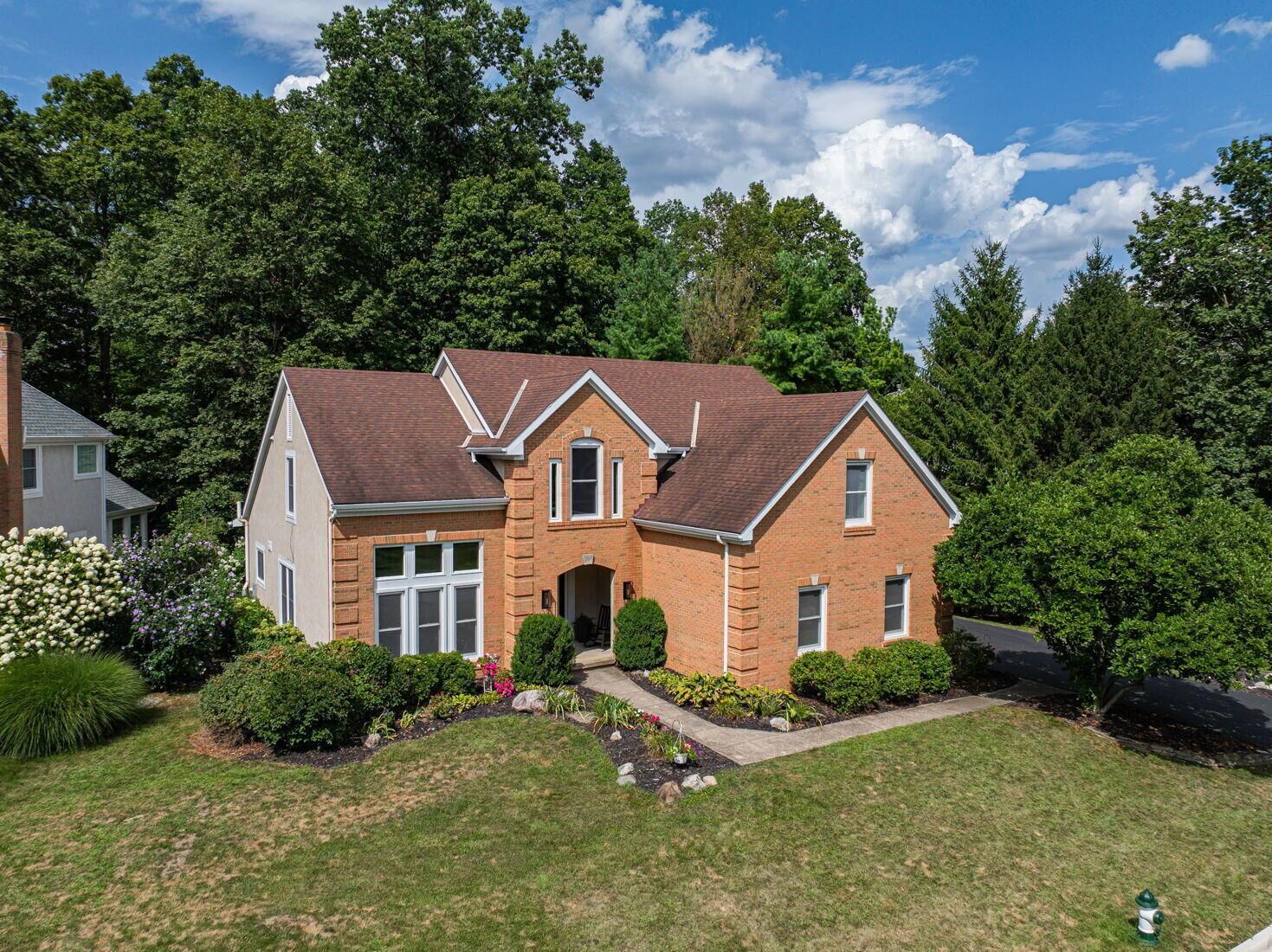 Property Photo:  5545 Caplestone Lane  OH 43017 