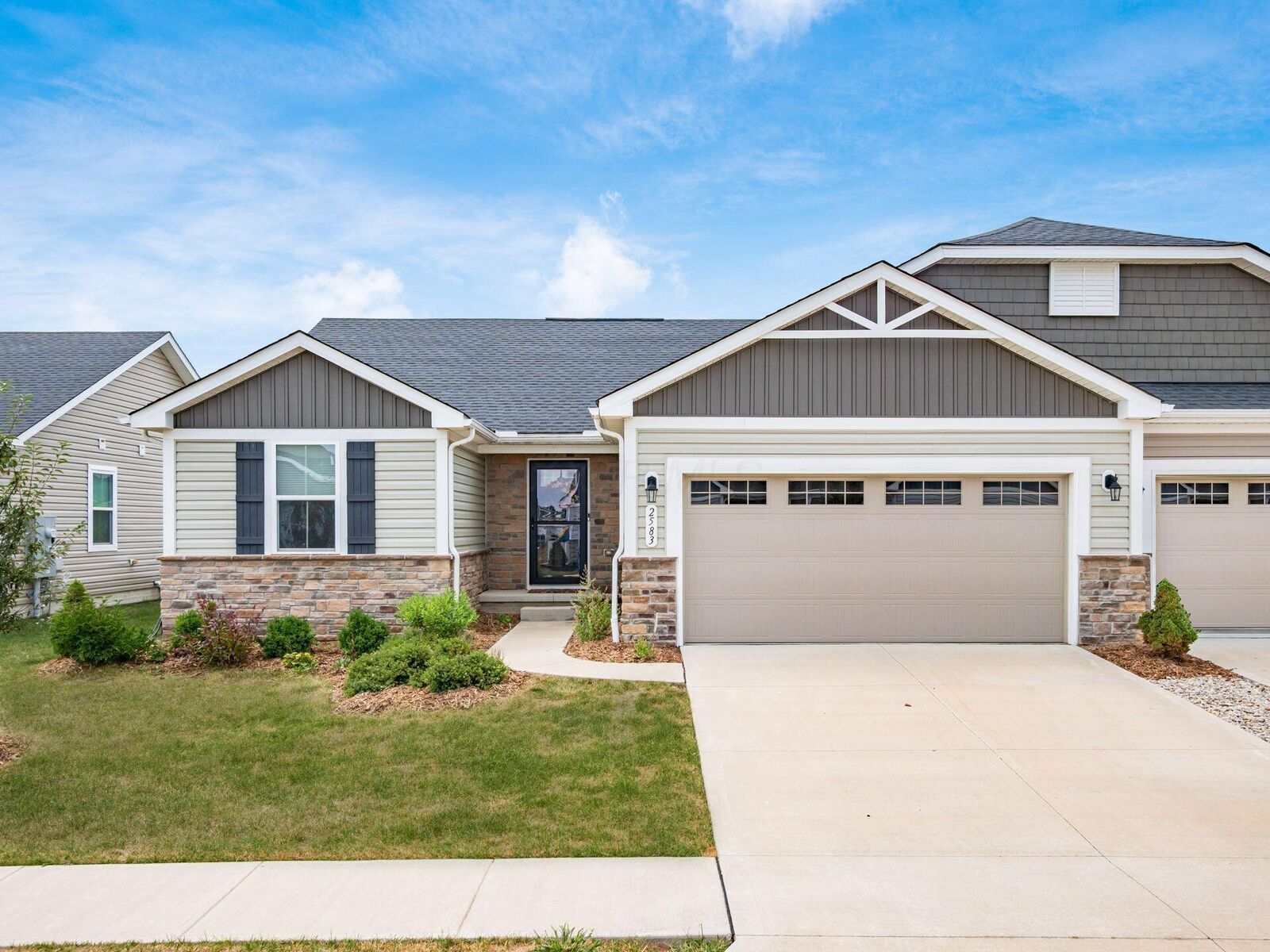Property Photo: 2583 McClouds Square OH 43040