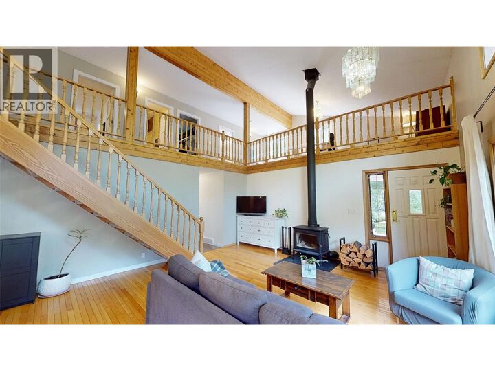 Photo de la propriété: 7392 8th Avenue BC V0B 1M5