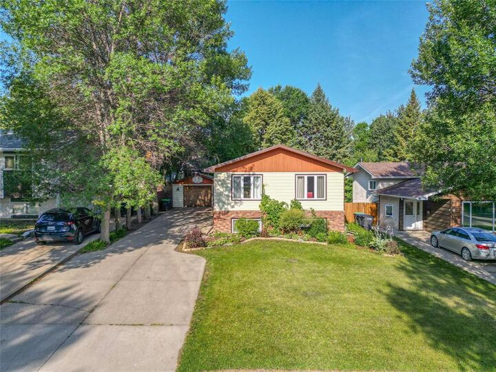 Property Photo:  10 Wankling Boulevard  MB R7B 3G5 