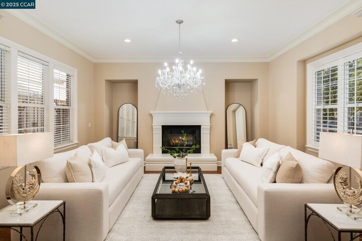 Property Photo:  206 Glory Lily Ct  CA 94582 