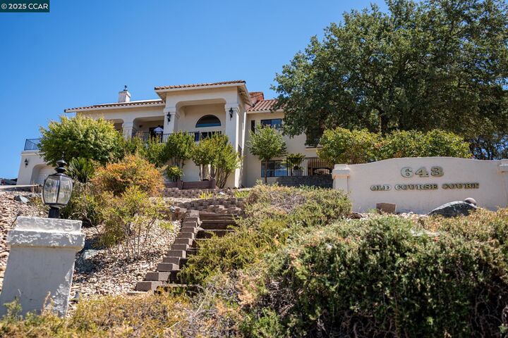 Property Photo: 643 Old Course Ct CA 95252