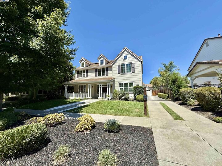 Property Photo:  5825 Dresslar Cir  CA 94550 