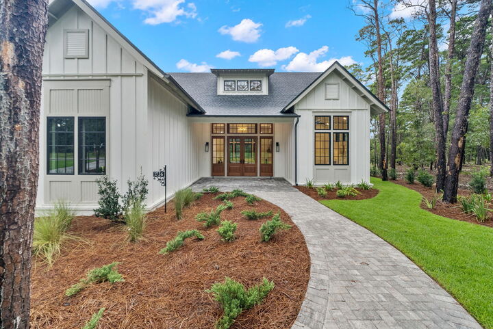 Property Photo: 1736 Lost Cove Lane FL 32413