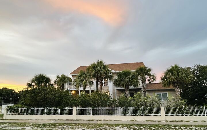 Property Photo:  631 Pelican Drive  FL 32548 