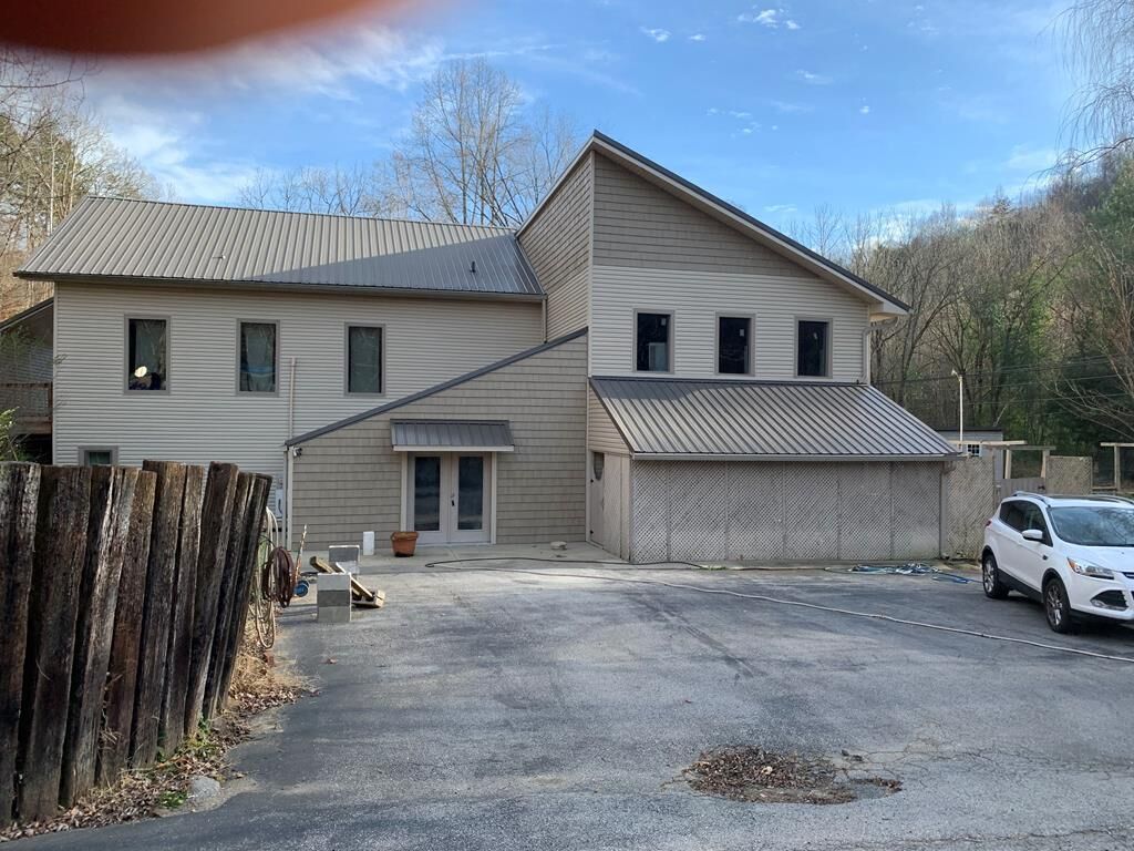 Property Photo:  1007 Ky. Rt. 40  KY 41256 
