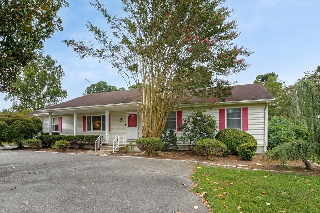 Property Photo:  28170 Fairway Dr  VA 23410 