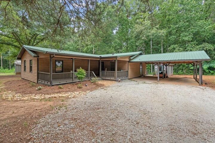 Property Photo: 315 Laurel Road GA 30117