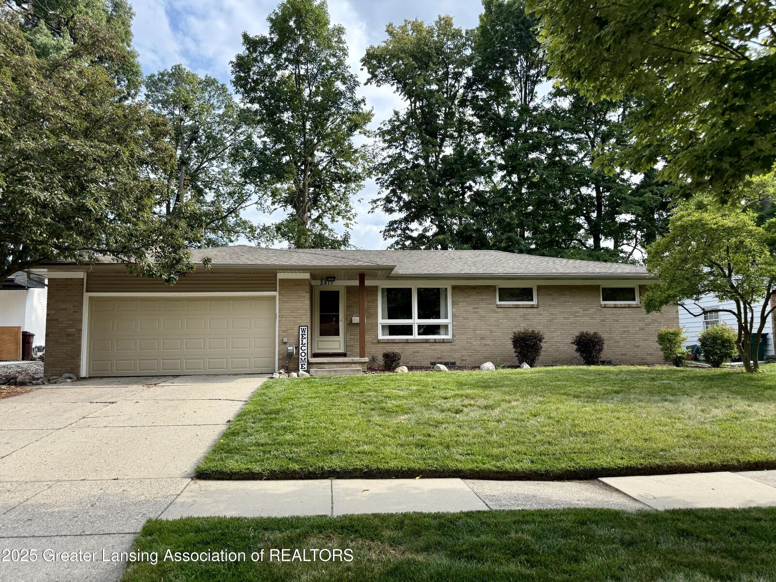 Property Photo:  2817 Woodview Drive  MI 48911 