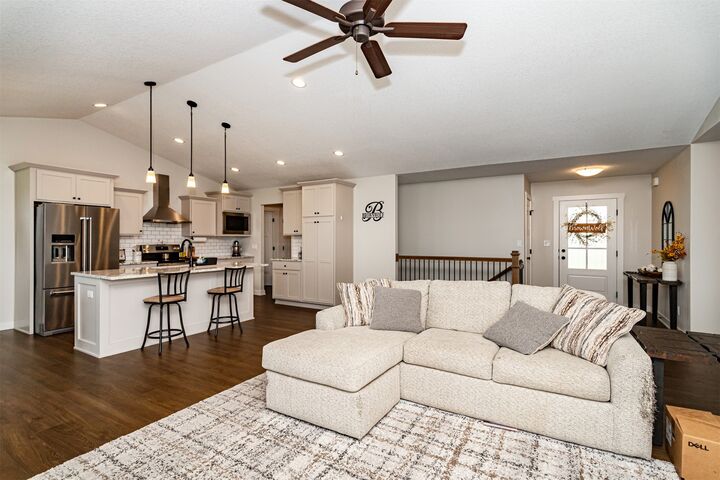 Property Photo:  536 Wicker Drive  IA 50124 