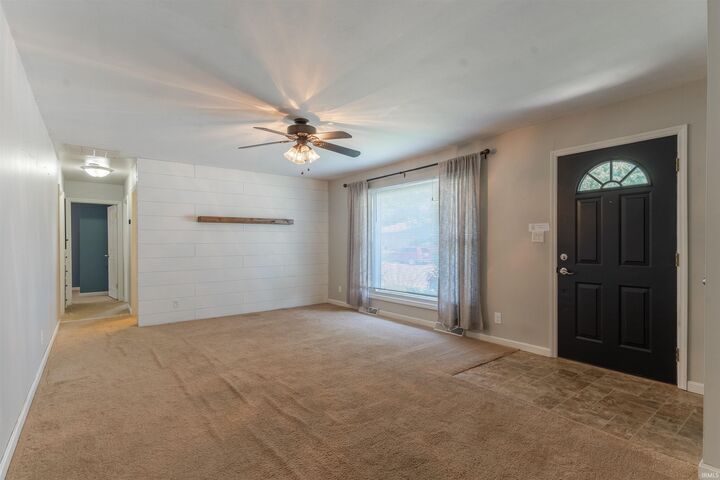 Property Photo:  816 E Lincoln Avenue  IN 47620 