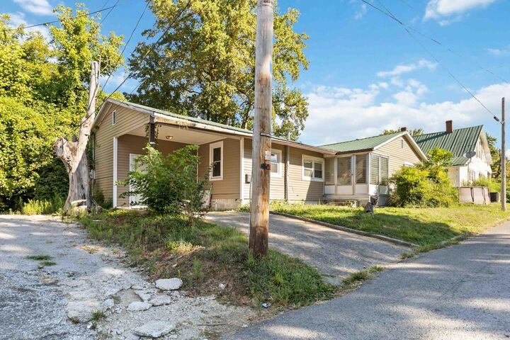 Property Photo: 107 North McCullum Avenue KY 42743