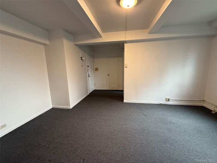 Property Photo:  1598 Unionport Road 2D  NY 10462 