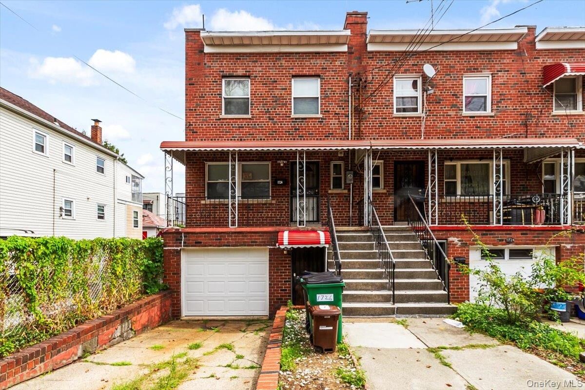 Property Photo:  1726 Radcliff Avenue  NY 10462 