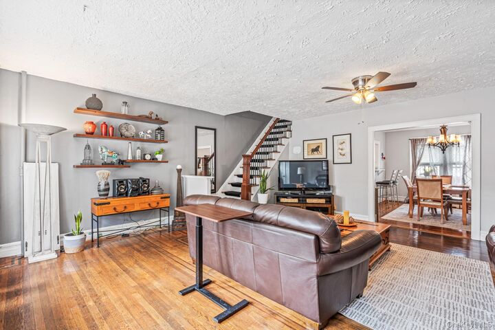 Property Photo:  2543 Mickle Avenue  NY 10469 