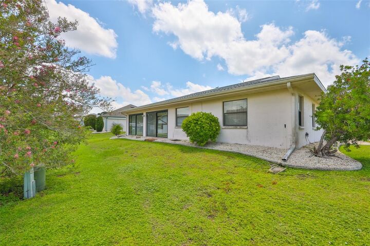 Property Photo: 1709 S Pebble Beach Boulevard FL 33573