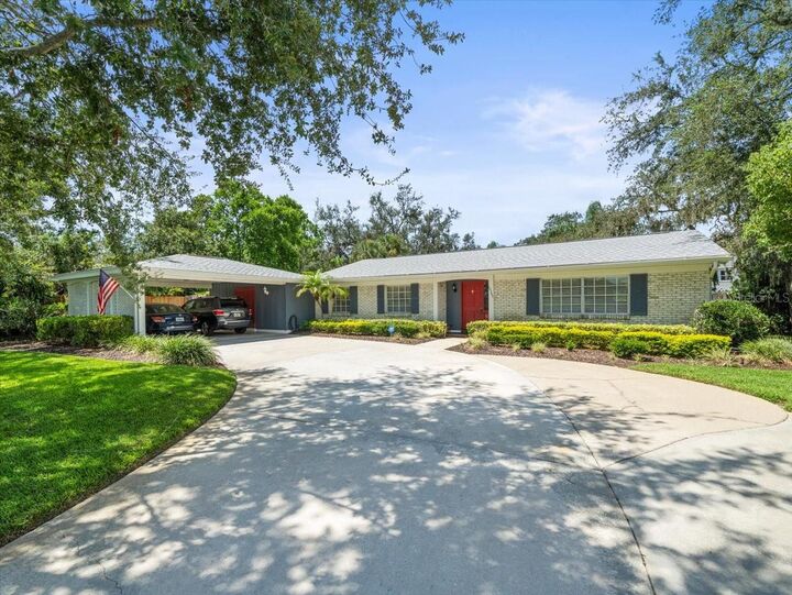Property Photo: 10305 Orange Grove Drive FL 33618
