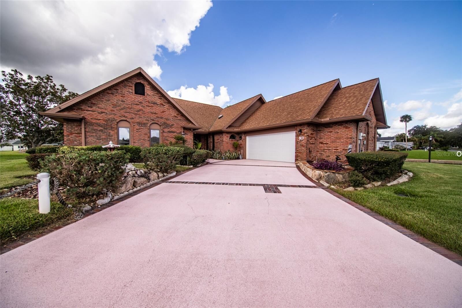 Property Photo:  10 Castle Court  FL 32137 