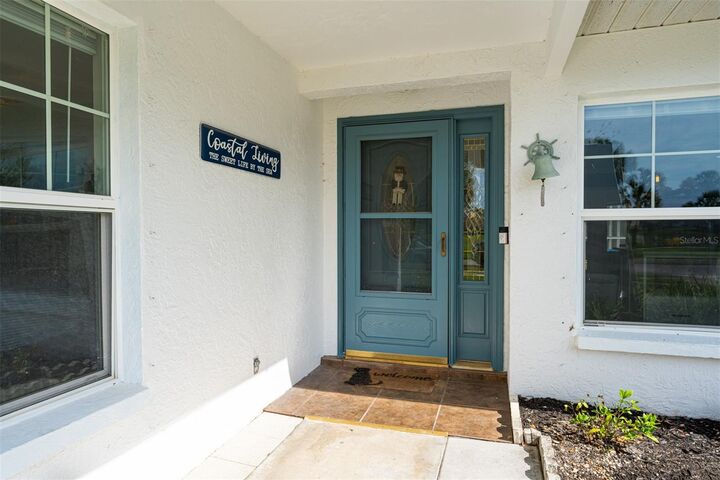 Property Photo: 6993 Easton Court FL 34238