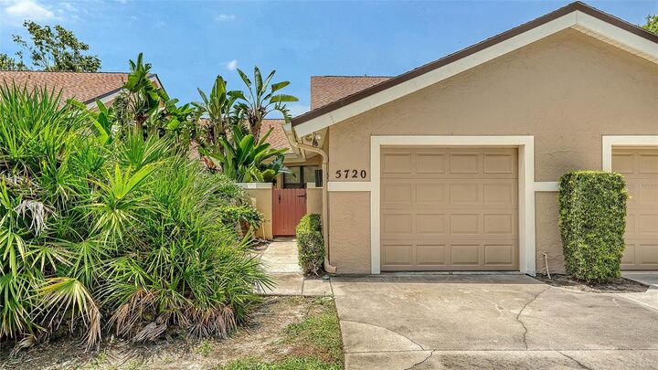 Property Photo:  5720 Monte Rosso Road  FL 34243 