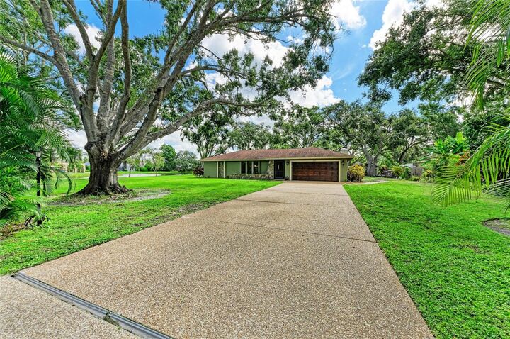 5225 Fielding Lane  Sarasota FL 34233 photo
