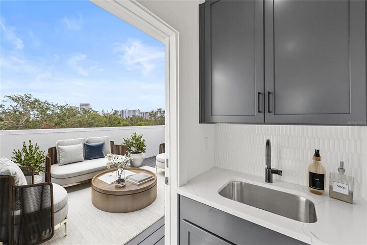 Property Photo:  323 15th Street N  FL 33705 