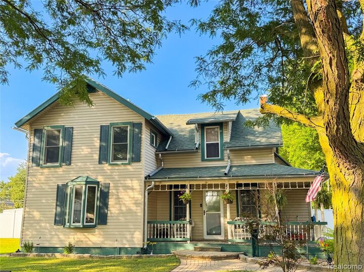 Property Photo: 26240 Gibraltar Road MI 48134 1520