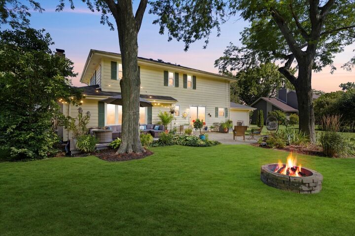 Property Photo:  4 Greenwood Ct  WI 53402 