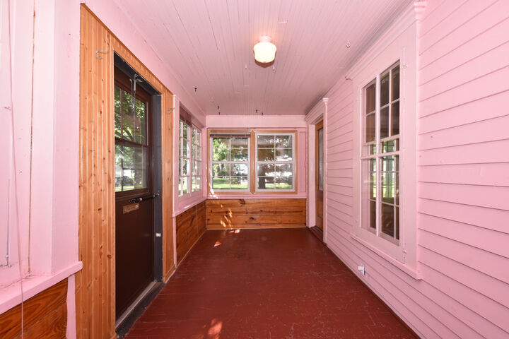 Property Photo:  552 E Capitol Dr  WI 53029 