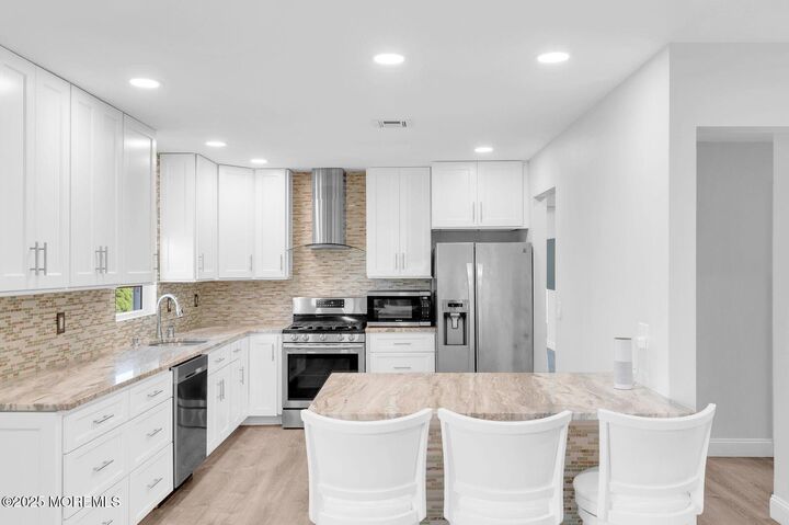 Property Photo: 5 Berkshire Court NJ 08724