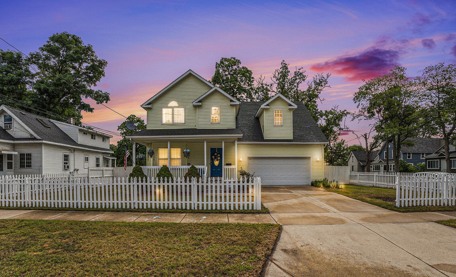 Property Photo:  1668 Beidler Street  MI 49441 