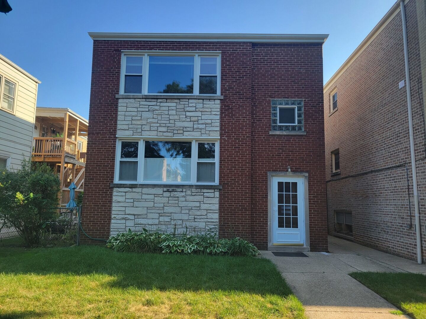 Property Photo:  2707 W Berwyn Street 2  IL 60625 