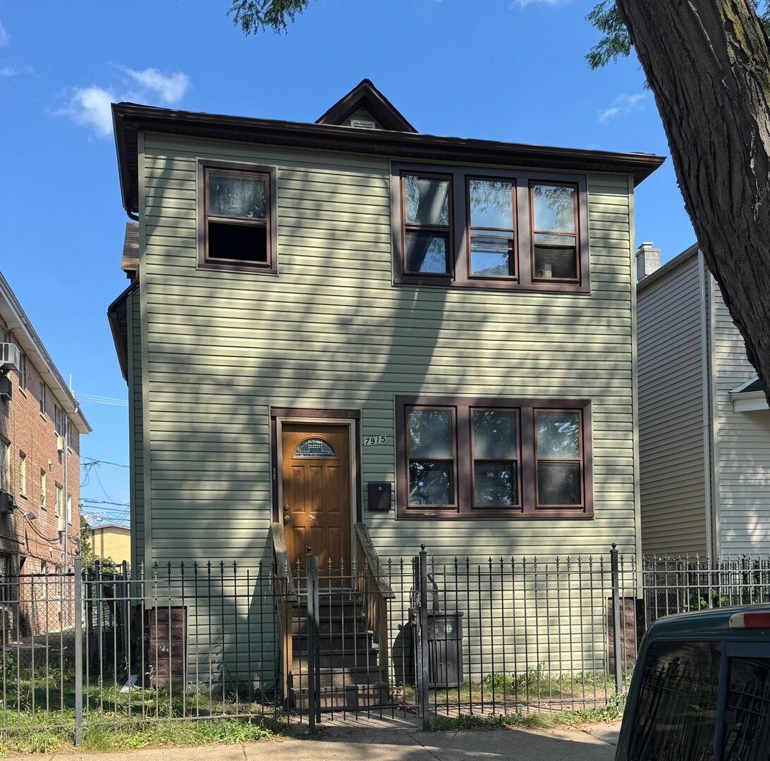 Property Photo: 7915 S Ellis Avenue IL 60619