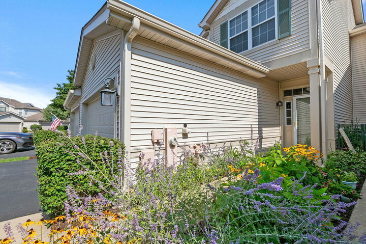 Property Photo:  6413 Cherrywood Court  IL 60020 