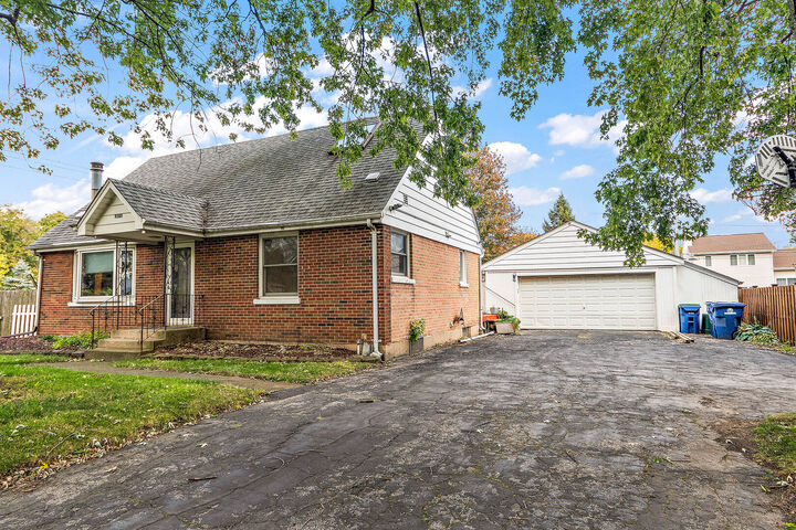 Property Photo: 9305 S 78th Avenue IL 60457