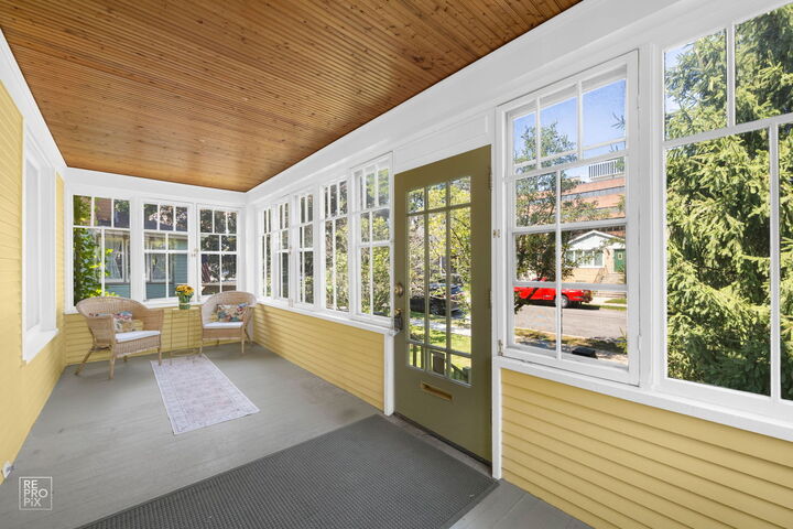 Property Photo: 3231 Wesley Avenue IL 60402
