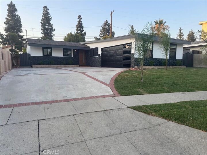 Property Photo:  11327 Blythe Street  CA 91352 