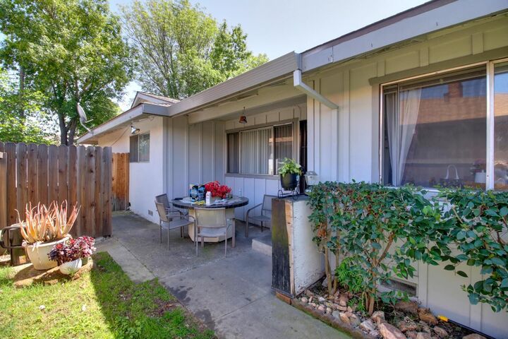 Property Photo: 7301 Berna Way CA 95823