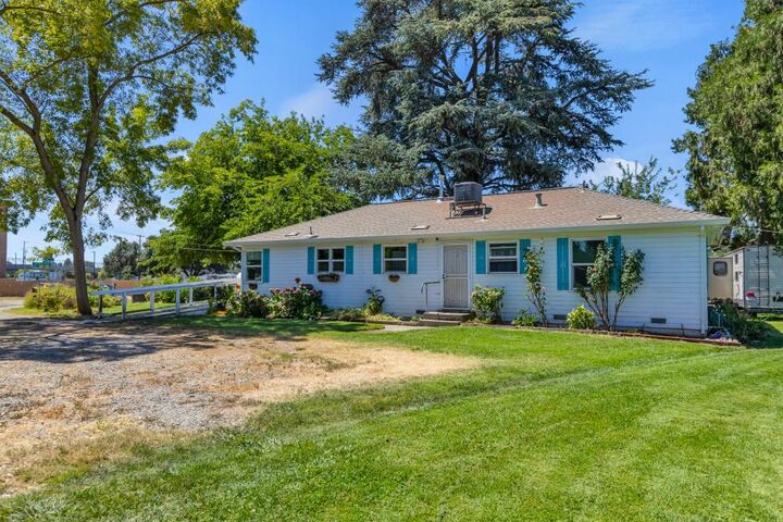 9455 E Stockton Boulevard  Elk Grove CA 95624 photo