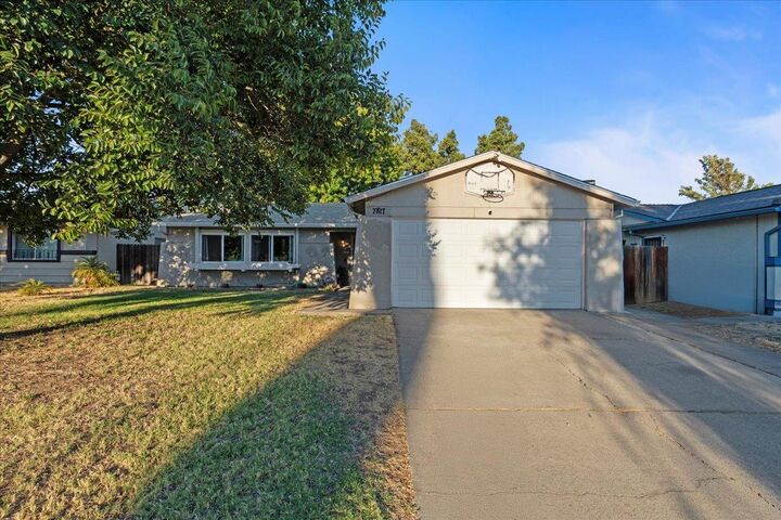 7817 Charmette Way  Sacramento CA 95823 photo