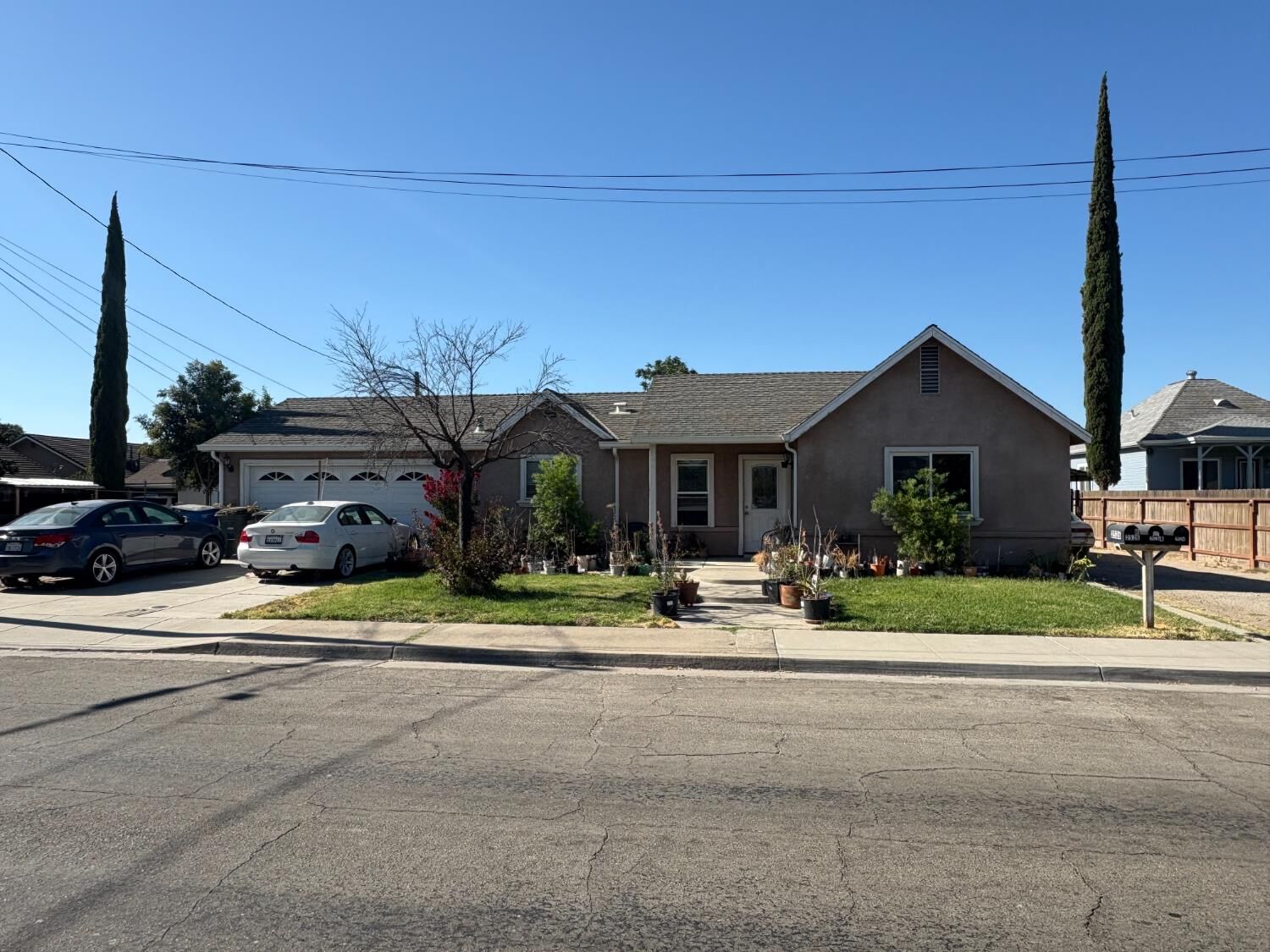Property Photo:  2526 Roeding Road  CA 95307 