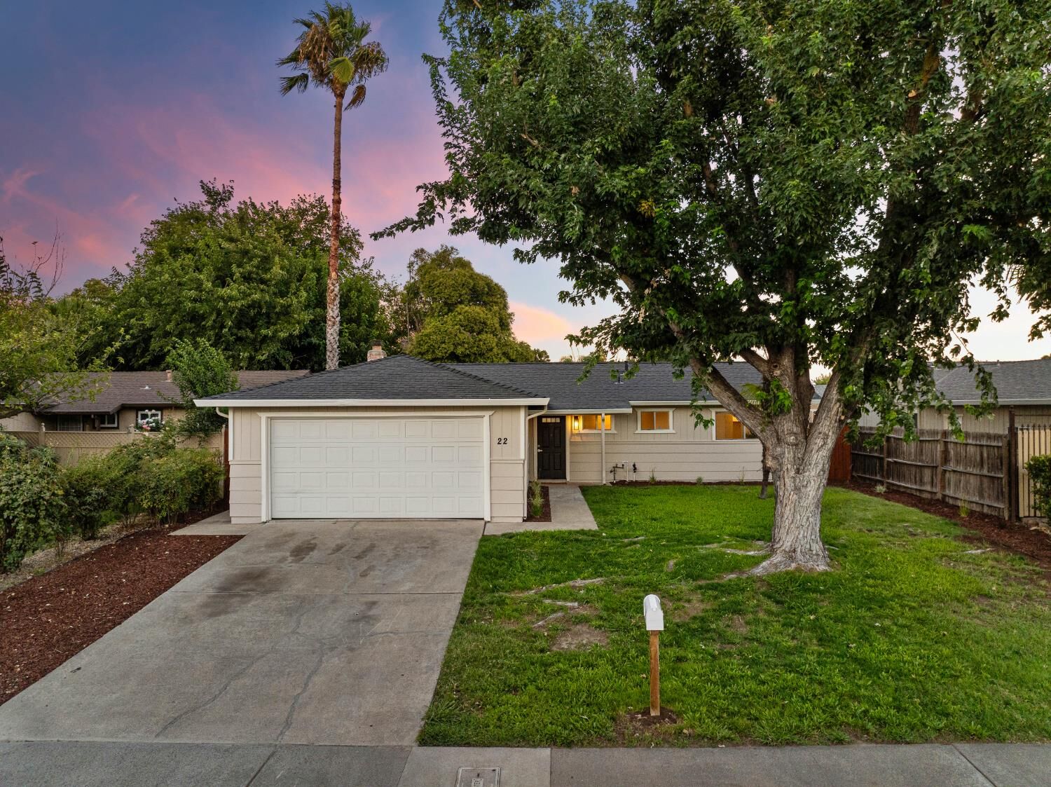 Property Photo:  22 W Al Court  CA 95838 