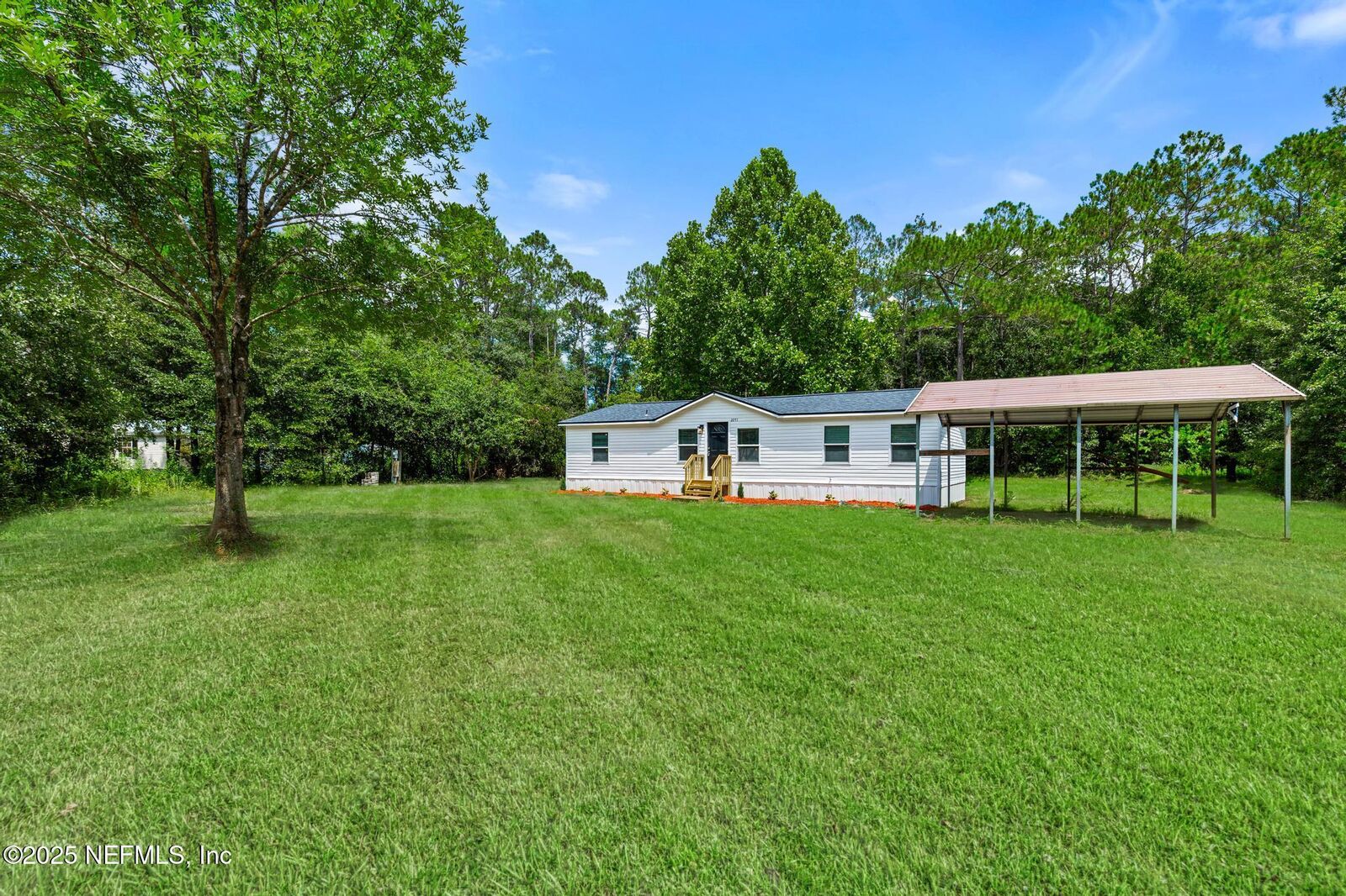 Property Photo: 2271 Reed Court FL 32068