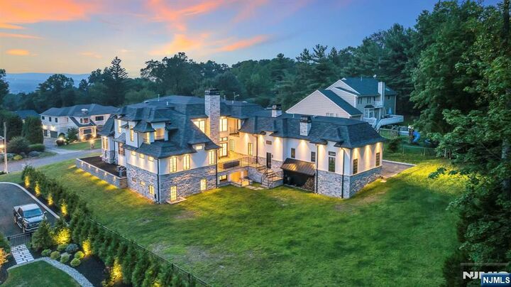 Property Photo:  12A Hamilton Drive West  NJ 07006 