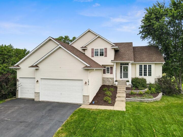 7073 Sussex Lane  Shakopee MN 55379 photo