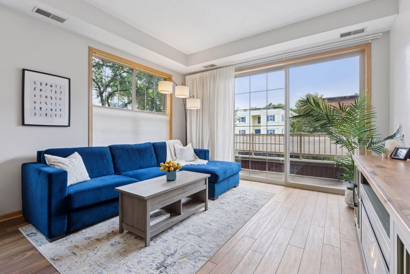 Property Photo:  3310 Nicollet Avenue 102  MN 55408 