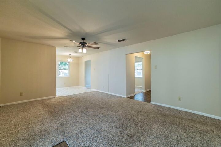 Photo de la propriété:  705 S 4th Street  TX 76065 