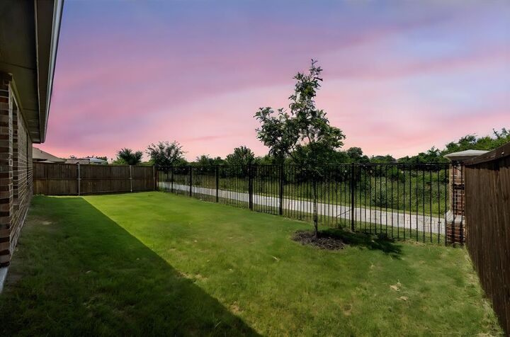 Property Photo:  727 Philadelphia Street  TX 75189 