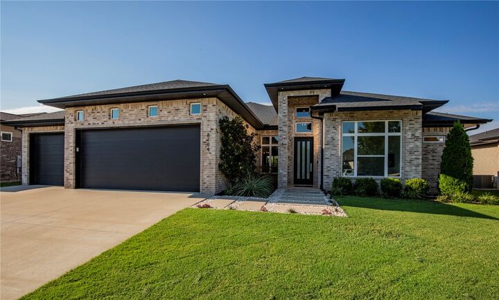 8704 W Flycatcher Place  Bentonville AR 72713 photo