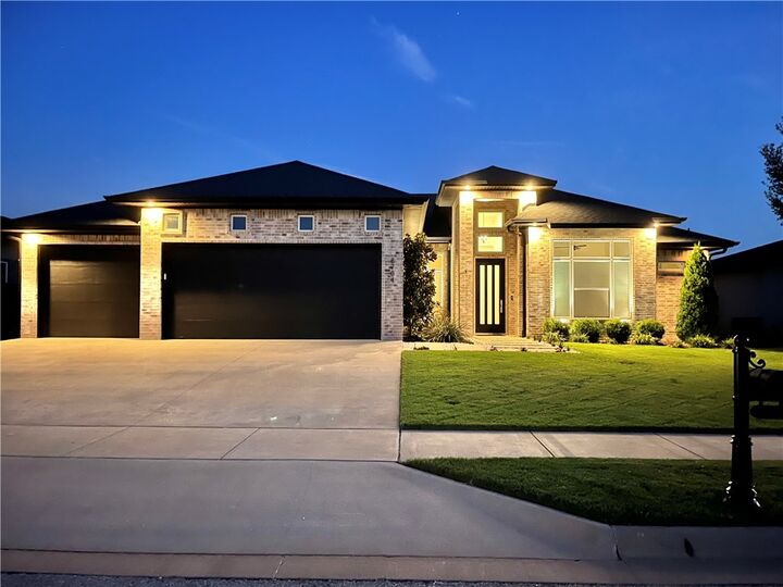 8704 W Flycatcher Place  Bentonville AR 72713 photo